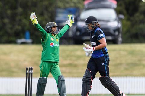 Suzie_Bates_of_New_Zealand_looks_dejected_after_being_dismissed_by_Sana_Mir